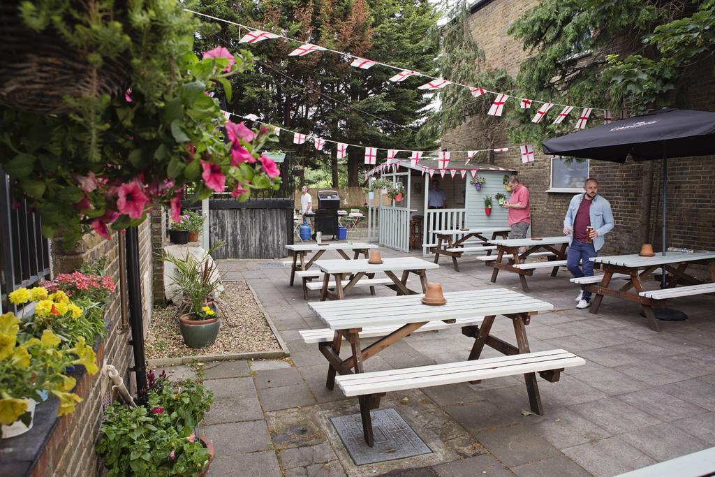 The Milford Arms Otel Hounslow Dış mekan fotoğraf
