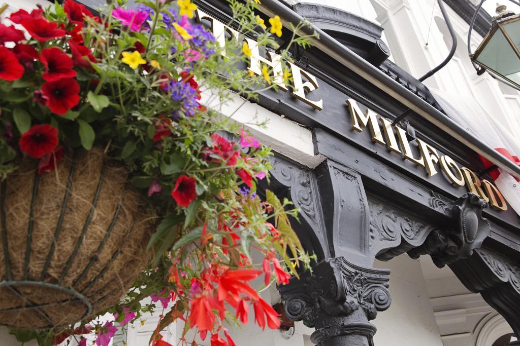 The Milford Arms Otel Hounslow Dış mekan fotoğraf