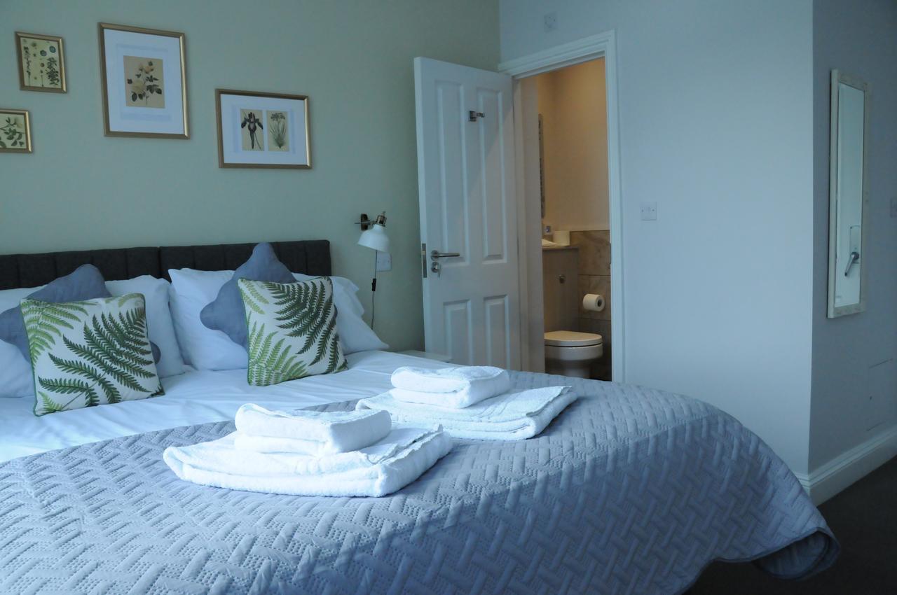 The Milford Arms Otel Hounslow Dış mekan fotoğraf
